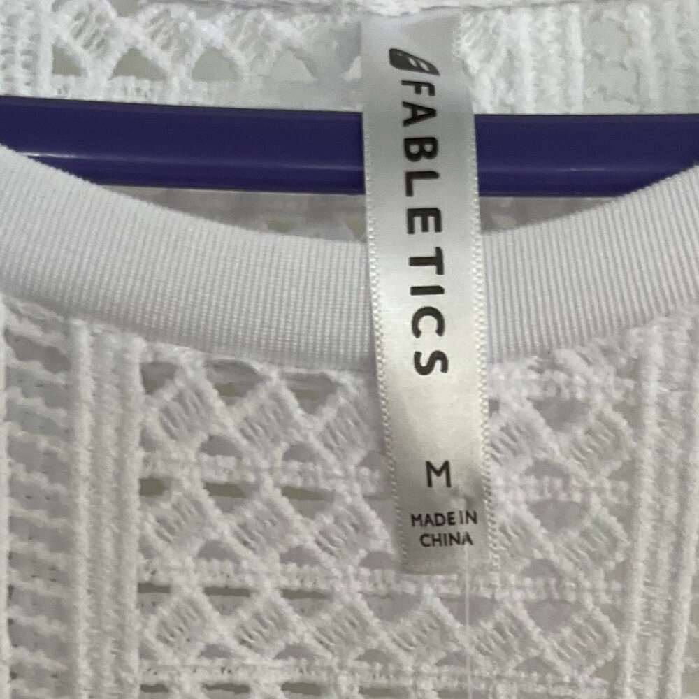 BNWT Fabletics Sophie Tunic White Sheer Crochet Lace Long Sleeve (M) - Picture 3 of 7
